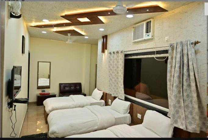 Hotel Raghuveer Inn By Bookingcare Sitapur Muafi 외부 사진