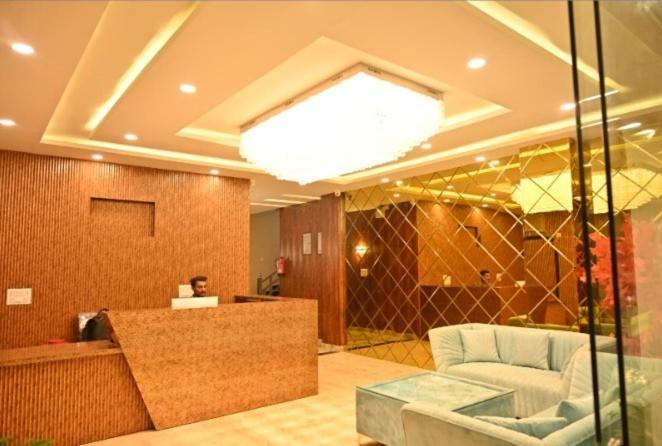 Hotel Raghuveer Inn By Bookingcare Sitapur Muafi 외부 사진