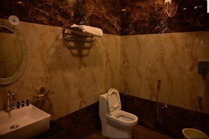 Hotel Raghuveer Inn By Bookingcare Sitapur Muafi 외부 사진